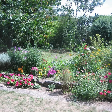 Les Pierres Blanches Bed & Breakfast *