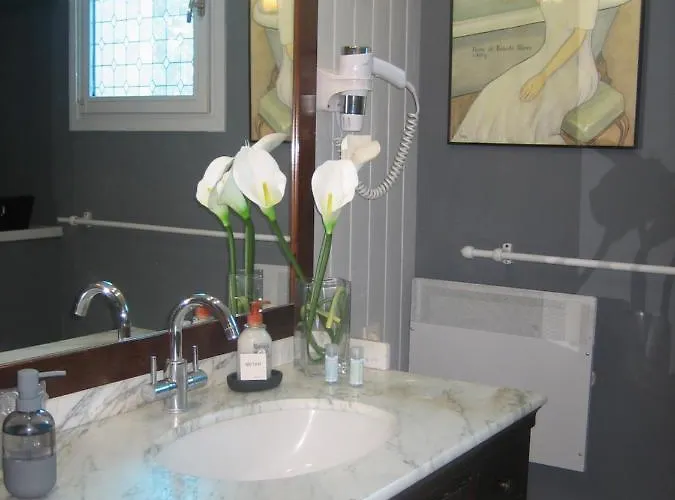 Les Pierres Blanches Bed and breakfast